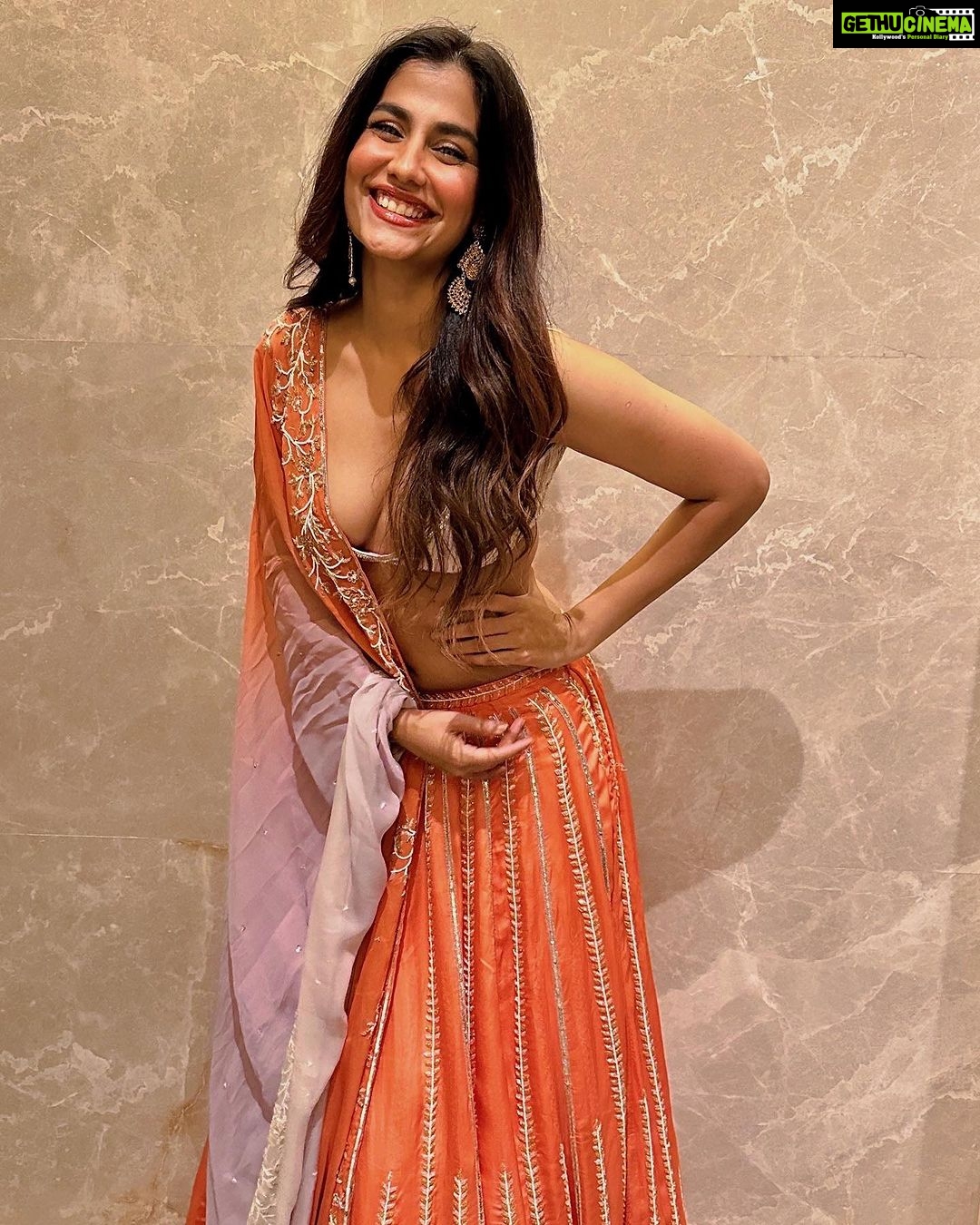 Shreya Dhanwanthary Instagram - Orange you glad? At @lokmat Most Stylish . Styled by @style_tubbies Wearing @ease_kv Outfit Cordinated by @viralmantra HMU by @makeupnhairbyankita @bazziinngaaa