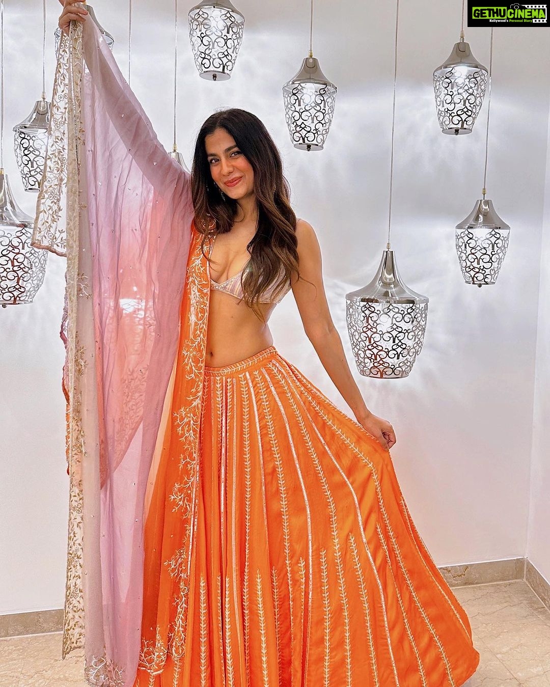 Shreya Dhanwanthary - 99.1K Likes - Orange you happy? At @lokmat Most Stylish.
.
Styled by @style_tubbies
Wearing @ease_kv
Outfit Cordinated by @viralmantra
HMU @makeupnhairbyankita
@bazziinngaaa
