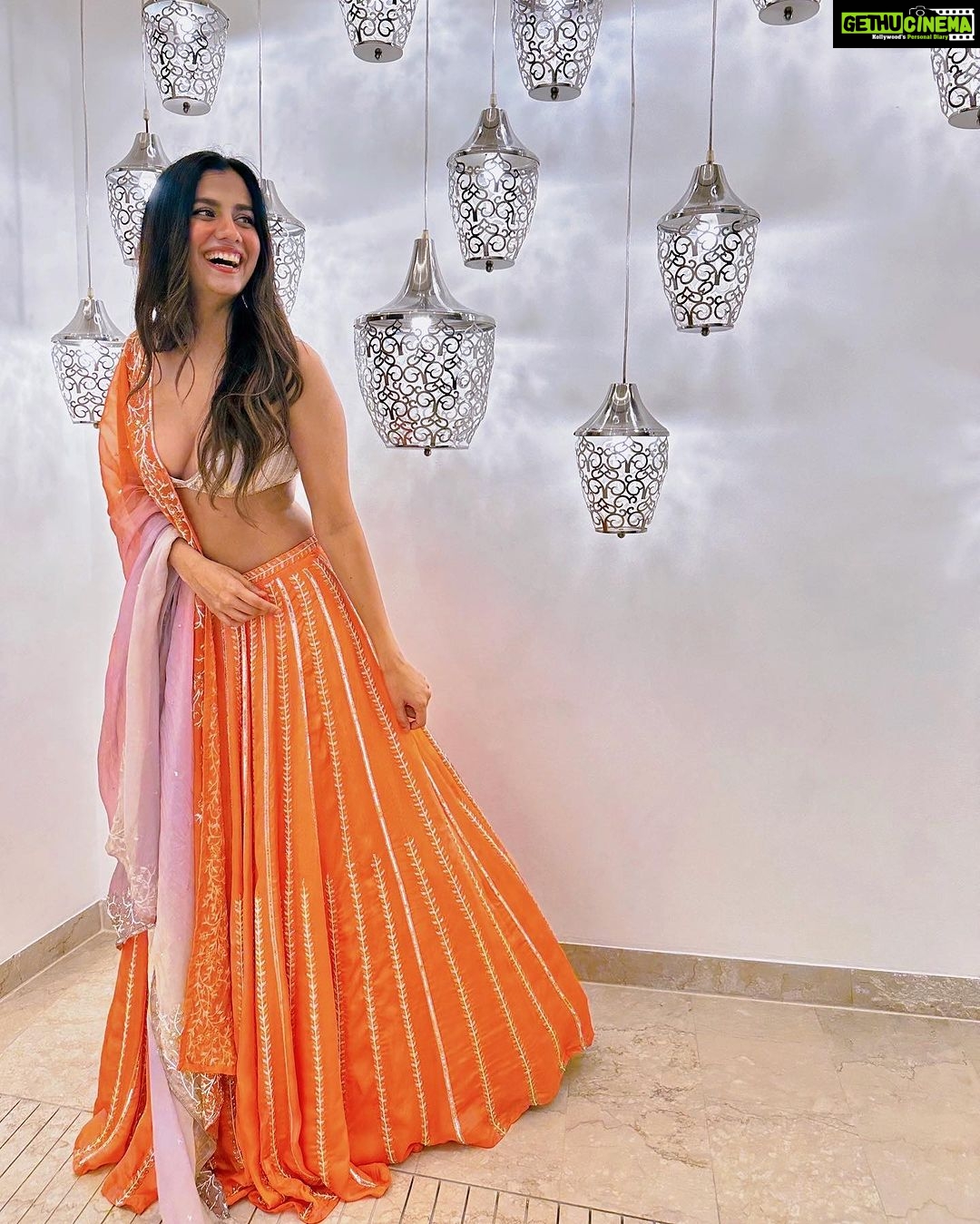 Shreya Dhanwanthary - 99.1K Likes - Orange you happy? At @lokmat Most Stylish.
.
Styled by @style_tubbies
Wearing @ease_kv
Outfit Cordinated by @viralmantra
HMU @makeupnhairbyankita
@bazziinngaaa