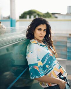 Shreya Dhanwanthary Instagram - Mise en scène by @bharat_rawail @ankitamanwanimakeupandhair @jinalvakilshah @viariaccessories