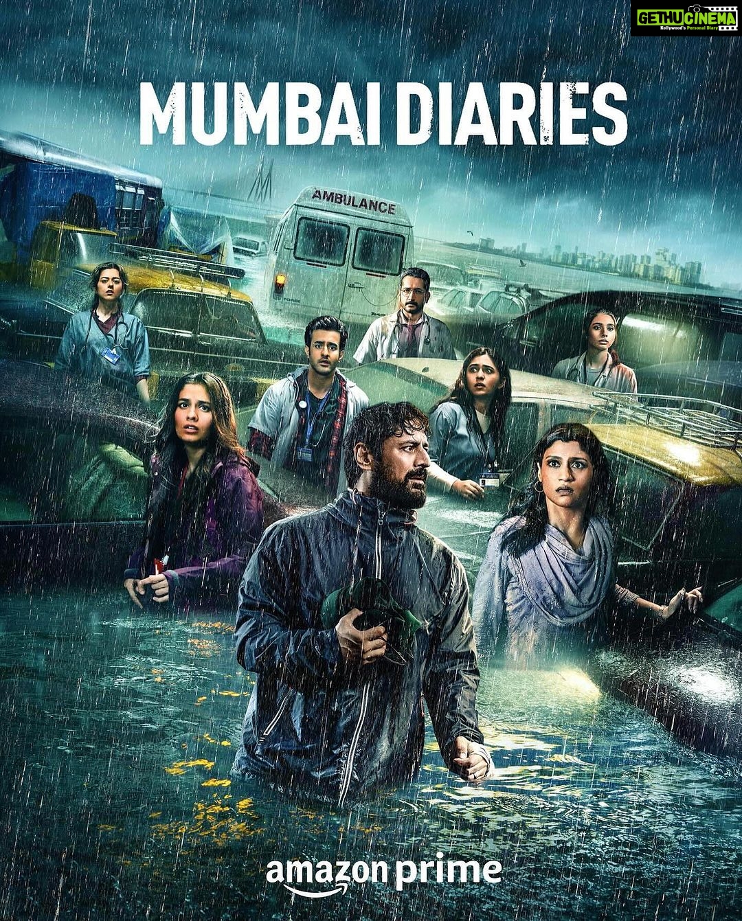 Shreya Dhanwanthary Instagram - Come Rain, Come Flood, Come Storm, Come Terror. Our frontline army will always stand true. Watch #mumbaidiaries only on @primevideoin . @nikkhiladvani @onlyemmay @madhubhojwani @emmayentertainment @malay_prakash @zmaahir @priyasuhass @merainna @konkona @mrunmayeedeshpande @natashabharadwaj_official @satyajeetdubey @desaitina @parambratachattopadhyay @iridhidogra @grumpyoldbelawadi @balajigauri @adithi_k @pushkarajchirputkar @jairath.a @vasundharakaulofficial @jahnvirawat @addis_akkara @sonalikul @manavikeer @i_acheko @saankimaan