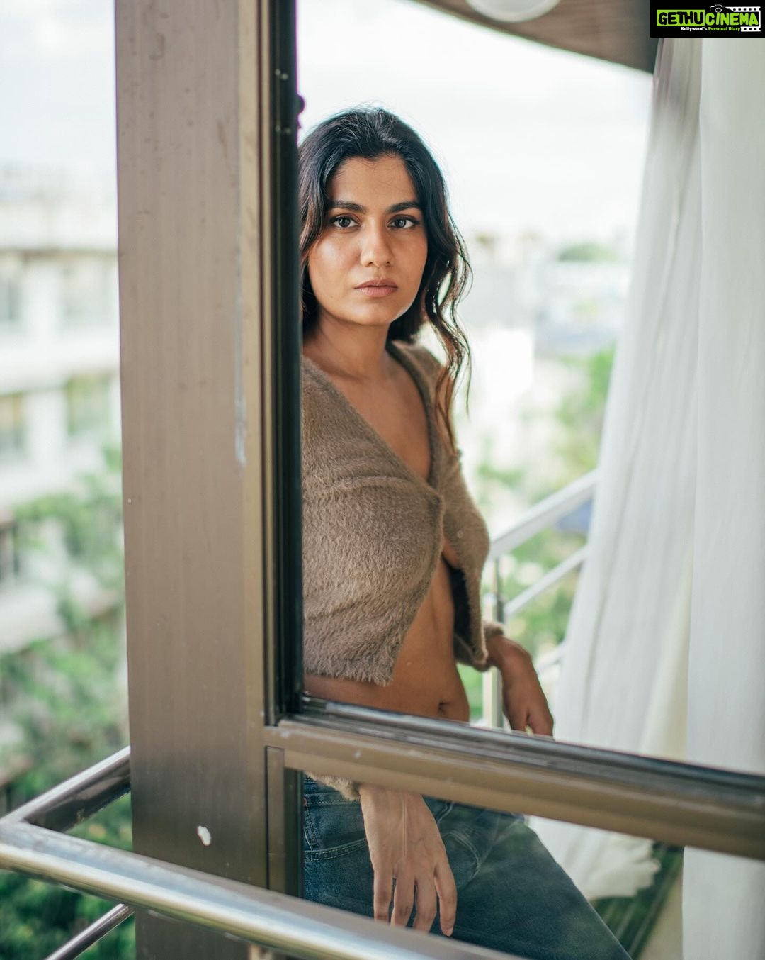 Shreya Dhanwanthary Instagram - A Beige Day by @bharat_rawail @ankitamanwanimakeupandhair @jinalvakilshah