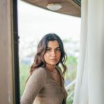 Shreya Dhanwanthary Instagram – A Beige Day by @bharat_rawail @ankitamanwanimakeupandhair @jinalvakilshah