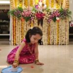 Shreyas Talpade Instagram - क्षण हे अडवू कसे मी सांग ना…मन हे सावरू कसे मी सांग ना…. These two days were joyus and beautiful! Thank you to everyone who could stop by. Thank you Bappa for blessing us, पुढच्या वर्षी लवकर या! Here's a glimpse! #ganpatibappamorya #ganeshchaturthi #celebrations