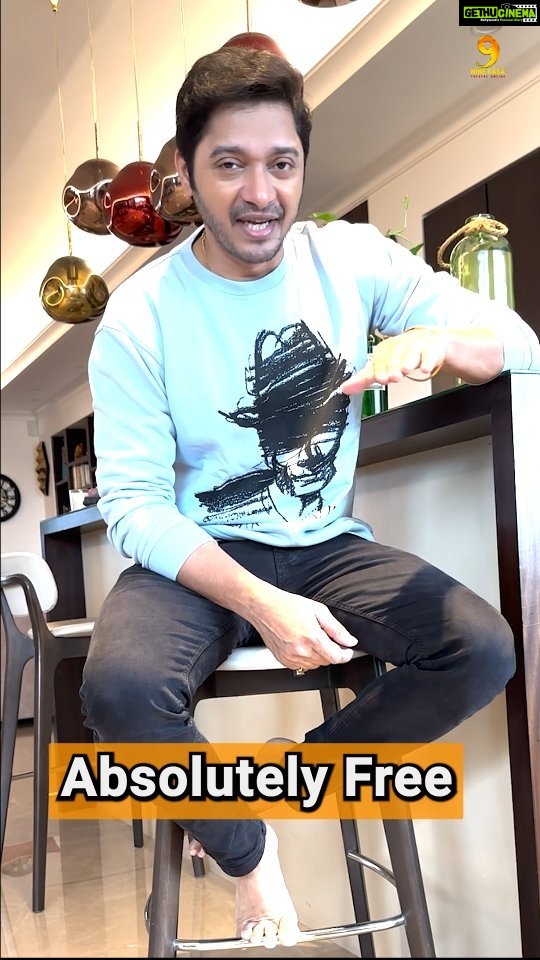 Shreyas Talpade Instagram - Announcement! आता दर महिन्याच्या पहिल्या गुरुवार, शुक्रवार, शनिवार आणि रविवारी नवीन नाटक पाहायला मिळणार आहे...New Episodes & Full Play…only on Nine Rãsã’s YouTube Channel. Wait for the end to know the Play of the Month! Link In Bio . . . #drama #play #naatak #playofthemonth #ninerasa #shreyastalpade