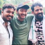 Shreyas Talpade Instagram – 🤗🤗❤️❤️👍👍🙏🙏
This schedule taught me a lot not only about Action, but more importantly about Myself. Thank you so much, Shashi sir & Ravi sir. It was an absolute treat working with the two of you.

#Ajagratha @radhika_kumarswamy @raviraj_production
