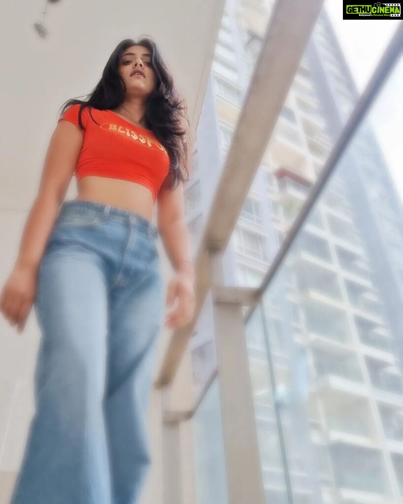 Shritama Mukherjee Instagram - Make bold choices and make mistakes. It's all those things that add up to the person you become. ✨ Mumbai, Maharashtra