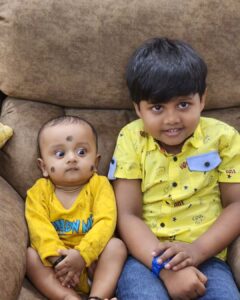 Shruthi Raj Instagram - LADOOOOSS🥰🥰🥰

@sarveshragav.h and his brother