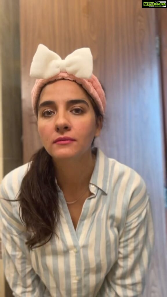 Shruti Seth Instagram - Quick & easy day wear make-up. List of Products used Backstage by @diorbeauty Creme blush by @simplynam.beauty Shade: Partner in crime Foundation stuck by @nykaabeauty Honey Bronze illuminator by @thebodyshopindia Shimmer eye-shadow by #thefacefactory Eyebrow duo by @_studiowest_ Lip liner and Lip colour by @nykaabeauty Shade: Rocker Chick lip liner Frisky Fuschia Lip Colour #makeup #tutorial #daylook #shruphotodiary