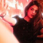 Shruti Sharma Instagram - Travelling back in time~~🪩~~ 💃🏻 Choreography @simranjat_ 👏🏻