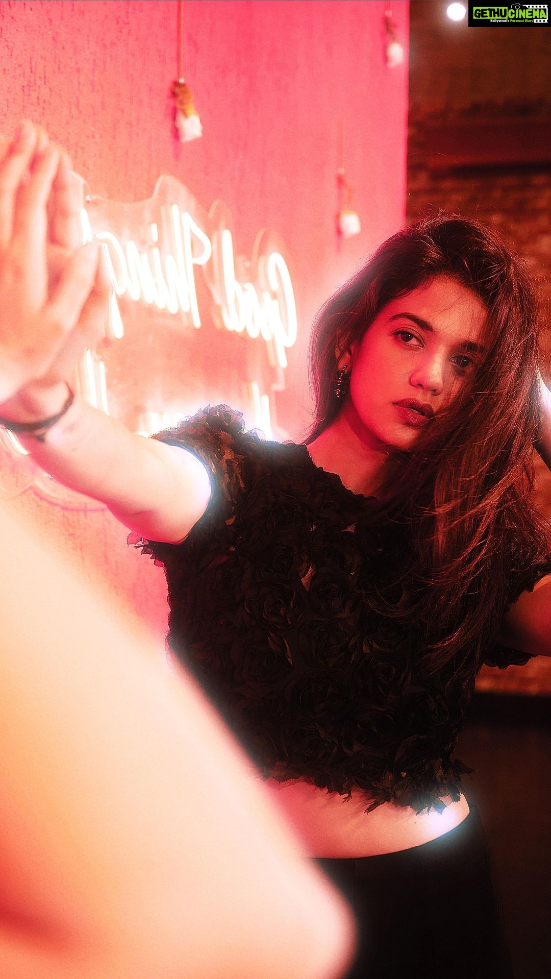 Shruti Sharma Instagram - Travelling back in time~~đĒŠ~~ đđģ Choreography @simranjat_ đđģ