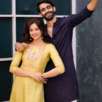 Shruti Sharma Instagram - Since Gathbandhan’s launch event till today… Our go to song !! #gallangoodiyaan 🤭 So many memories and fun we had !! 😅 @aul_of_me Shot by @mr._mk_photographer 📸 #dance #znmd