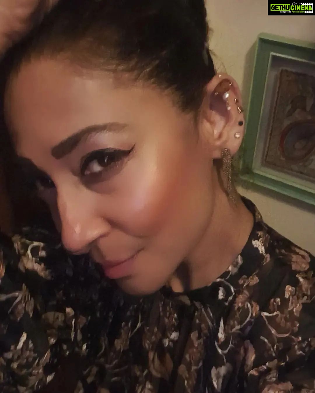 Shruti Ulfat Instagram - Loving yourself is very essential..its not about being into self or being me me me.. but its about celebrating urself..encouraging urself...giving urself the energy , the motivation..the positive approach to move forward in life. . . . #shrutipanwar #actor #actorslife #fitnesswoman #fitnessfreak #healthiswealth #stayyou #staylove #beyou #love #life #laughter #💗🌞shruti