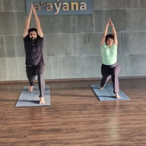 Shubha Poonja Instagram - And thats my yoga teacher @varunfindingprana... whonis responsible for making me more fit and agile over this one year ... with my u tube team .. manjunath and Balaji... .. #yogateacher #yogaepisode #instagram #shubhapoonja