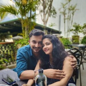 Shubha Poonja Instagram - @sumanth_mahabala_billava #chinnibomb .....
We both are very bad at  remberring to take pics .. so we hardly have pics .. these are some nice pics for a change taken by my sister in law...