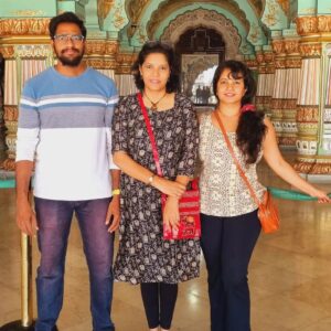 Shubha Poonja Instagram - Beautiful mysore palace with akka @sumankittur and @sreenisuman