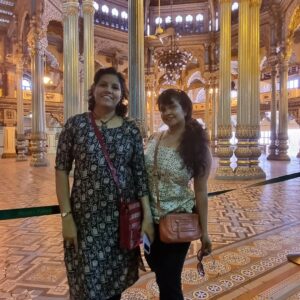 Shubha Poonja Instagram - Beautiful mysore palace with akka @sumankittur and @sreenisuman