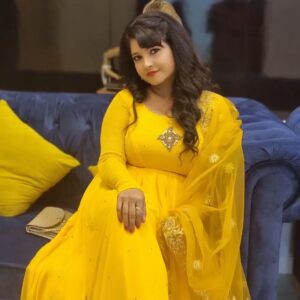Shubha Poonja Instagram - Pressmeet #3devithefilm 
Make up and hair by @lakshmimakeover6363
Its mango 🥭  season and I'm in allmango colors