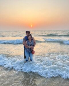 Shubha Poonja Instagram - #family vacation... finally i get a pic with my sister in law ...@sushmahabala and ofcourse no trip is complete without one of my bestie s champu @manjupavagada.official