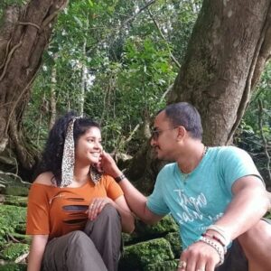 Shubha Poonja Instagram - First anniversary ❤️.. one year already ... it was as cute as I wanted ... with a hundred fights in a day but .. by evening we still laugh  together ❤️... wished my hubby personally ... .. but posted this to say ... I definitely  recommend marriage 💑... for all those who  are scared of it ... @sumanth_mahabala_billava