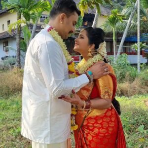 Shubha Poonja Instagram - First anniversary ❤️.. one year already ... it was as cute as I wanted ... with a hundred fights in a day but .. by evening we still laugh  together ❤️... wished my hubby personally ... .. but posted this to say ... I definitely  recommend marriage 💑... for all those who  are scared of it ... @sumanth_mahabala_billava