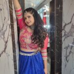 Shubha Poonja Instagram - Performing for the finale ... Make up by @ramyakambaraju_makeup_artist_ Hair by @lakshmimakeover6363 Outfit by @vastrasanskara Assistant suri ... Thank to the team who always make me look nice.... #shubapoonja #shubhapoonjafans #shubhapoonja #colorskannadaofficial