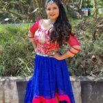 Shubha Poonja Instagram - Performing for the finale ... Make up by @ramyakambaraju_makeup_artist_ Hair by @lakshmimakeover6363 Outfit by @vastrasanskara Assistant suri ... Thank to the team who always make me look nice.... #shubapoonja #shubhapoonjafans #shubhapoonja #colorskannadaofficial