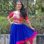 Shubha Poonja Instagram - Performing for the finale ... Make up by @ramyakambaraju_makeup_artist_ Hair by @lakshmimakeover6363 Outfit by @vastrasanskara Assistant suri ... Thank to the team who always make me look nice.... #shubapoonja #shubhapoonjafans #shubhapoonja #colorskannadaofficial