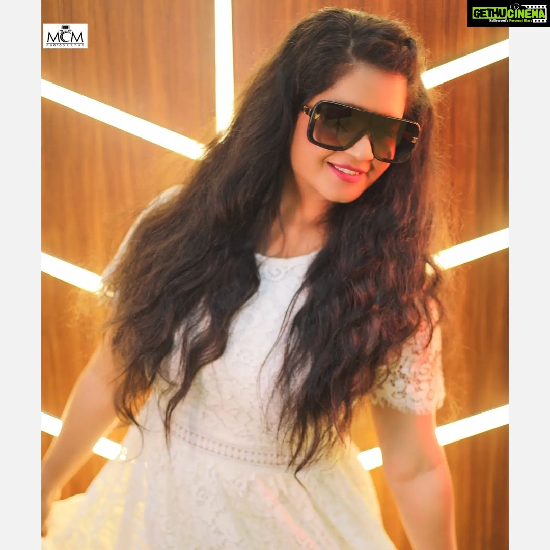 Shubha Poonja Instagram - @manjunathmagaji24 @magical_mcm_studio ....rent out your studio.. .. awesome studio manju .. all the best .. for some great photo shoots ....#shubapoonja #shubhapoonjafans #instagram#instagramreels