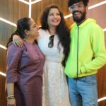 Shubha Poonja Instagram - Thank u rani ma 🥰for coming to my studio @shubhapoonja @magical_mcm_studio