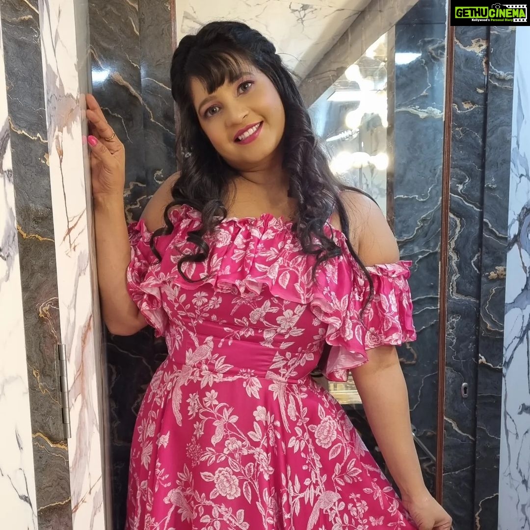Shubha Poonja Instagram - Dolled for an an event .. comedy utsava Make and hair @makeoverwithlakshmi_gowda Outfit by @pravaradesignstudio