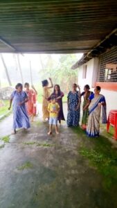 Shubha Poonja Instagram - Reel for ambuja song at home with all my cutest aunties and sisterinlaw @shrutipassi and my cute nephew @imkrishnapunja 
#Ambujakannadamovie