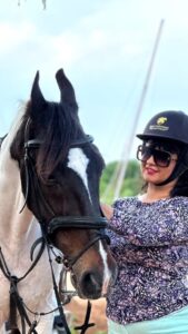Shubha Poonja Instagram - #ravishingretreat #funholidays #shubhapoonja #holiday