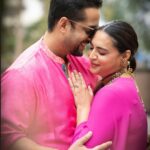 Shweta Bhardwaj Instagram - Rarely do we manage to click proper pics together Thnks to a friends wedding ( danke @rakheemehta2006 ) got hold of these