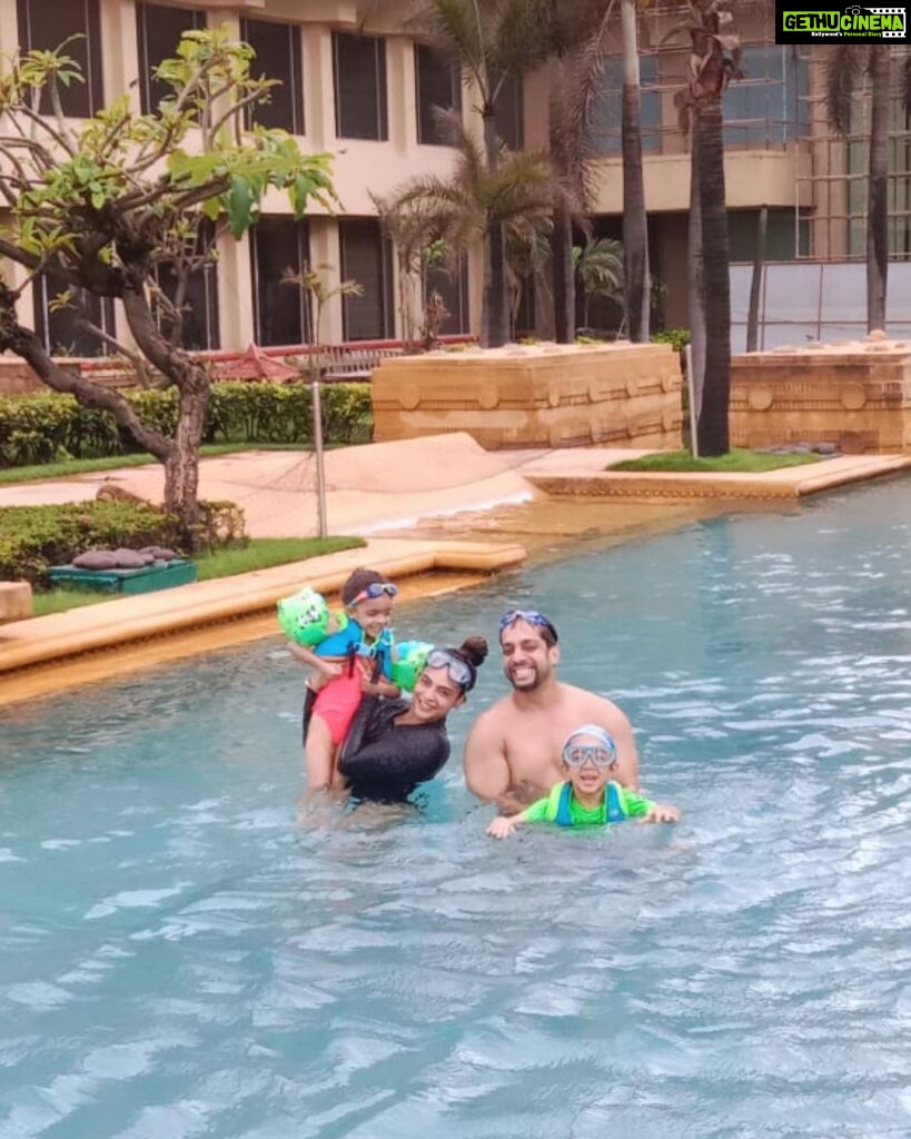 Shweta Bhardwaj Instagram - Staycation and some luck with sun 🌞 shining on us 👨‍👩‍👧‍👦🏊‍♀