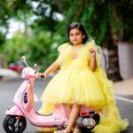 Shwetha Srivatsav Instagram - HAPPY 6 to my little princess @ashmitha.srivatsav !! You’re truly an angel on earth. Nothing lights up my world more than you! May you be surrounded by love and all your favorite things today and forever my dear ,super sweet, intelligent, and gorgeous daughter. I’m so grateful to God that He chose me to be your mother. There is no greater love. God sent you to bless us with your love and for that I’m tremendously blessed. Wishing my forever mini-me a fabulous birthday! #birthday #daughter #6thbirthday #angel PC : @framesbyvikaskakolu ❤️👌 Event organizer : @Ashwinisudhi_makeoverartistry @goldenmakeupstudio_ashwini ❤️👌 Costume : @classy.desingerhouse❤️👌 Hair @makeoverby_yadushyla👌❤️