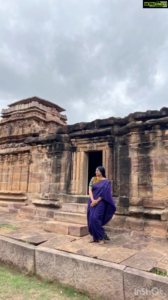 Shwetha Srivatsav Instagram - Last weekend, I was at Ilkal , Bagalkote with my family for the launch of a Jewellery store and obviously we couldn’t stop ourselves from visiting all the heritage places in and around the city . I was reminiscent my early teenage years visiting these beautiful places - Aihole, Badami, Hampi, & Pattadakal. I really felt how essential it is to encourage our kids to introduce such a splendid history of our state, namma Karnataka and we are equally responsible in presenting the culture and traditions to the next generation . #responsibility #citizen #parent #karnataka #kannada #heritage #folklore #tradition