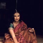 Shwetha Srivatsav Instagram - These splendid pics were captured more than a decade ago by my dear friend, super talented photographer @sunithanadig 🤗!! And must say that they remain close to my heart till date !! #favourite #photography #saree