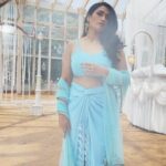 Shwetha Srivatsav Instagram - BTS of a song shoot from one of my movies shot recently (unfortunately this song was not added in the movie 🤷🏻‍♀️) . While de-cluttering my phone gallery thought of just sharing this video here💁🏻‍♀️ !! And selecting a song for this reel ,felt totally like a task 😅!! Anyway, ended up with this trending track 😁!! Let me know in the comments section, which song would have suited this video reel better 🙋‍♀️!! #actress #mother #filmsong