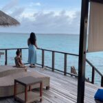 Shwetha Srivatsav Instagram – Feeling at sea??! Thinking deep ?! 🤔 
#flashblue ?? 😁 #flashback #takemeback #paradise #majormissing