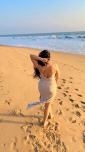 Shwetha Srivatsav Instagram - ⏳ #ifyougotitflauntit 😘😜!! #sunset #beach #travel #tango #havefun💋
