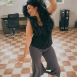 Shwetha Srivatsav Instagram – 💃🏻❤️I always look forward to groove to the trendy tunes but every time I am too late and many would have already caught up with this, leaving me behind 💁🏻‍♀️!! But better late than never ,agree 🤪?! Happy Sunday, happy dancing 💃🏻❤️ #dancelover #lovedance #dancersofinstagram #choreography