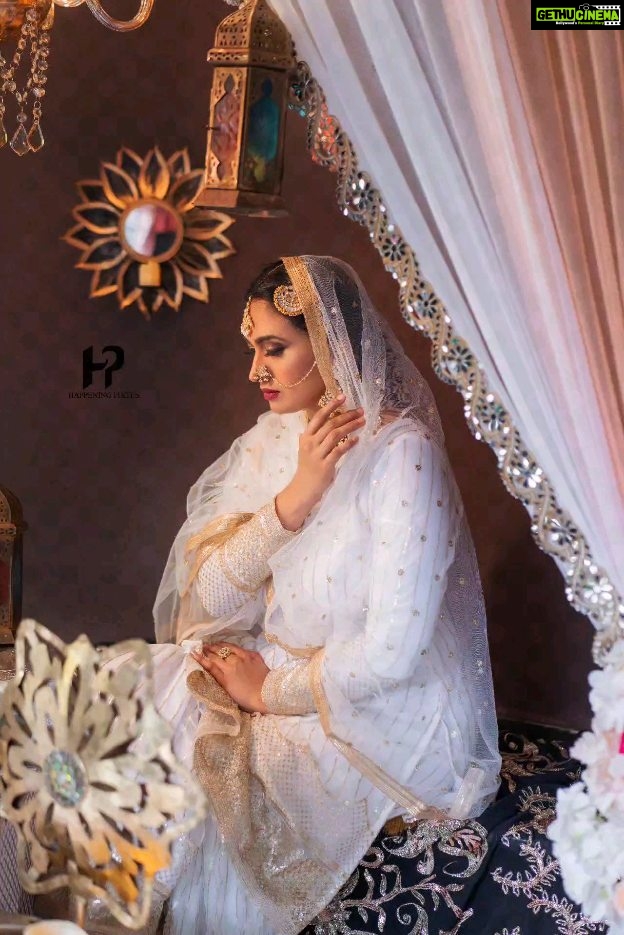 Shwetha Srivatsav Instagram - Wishing you a blessed Eid-ul-Fitr that fills your heart with joy and your home with happiness. Eid Mubarak! #eidmubarak #ramadanmubarak