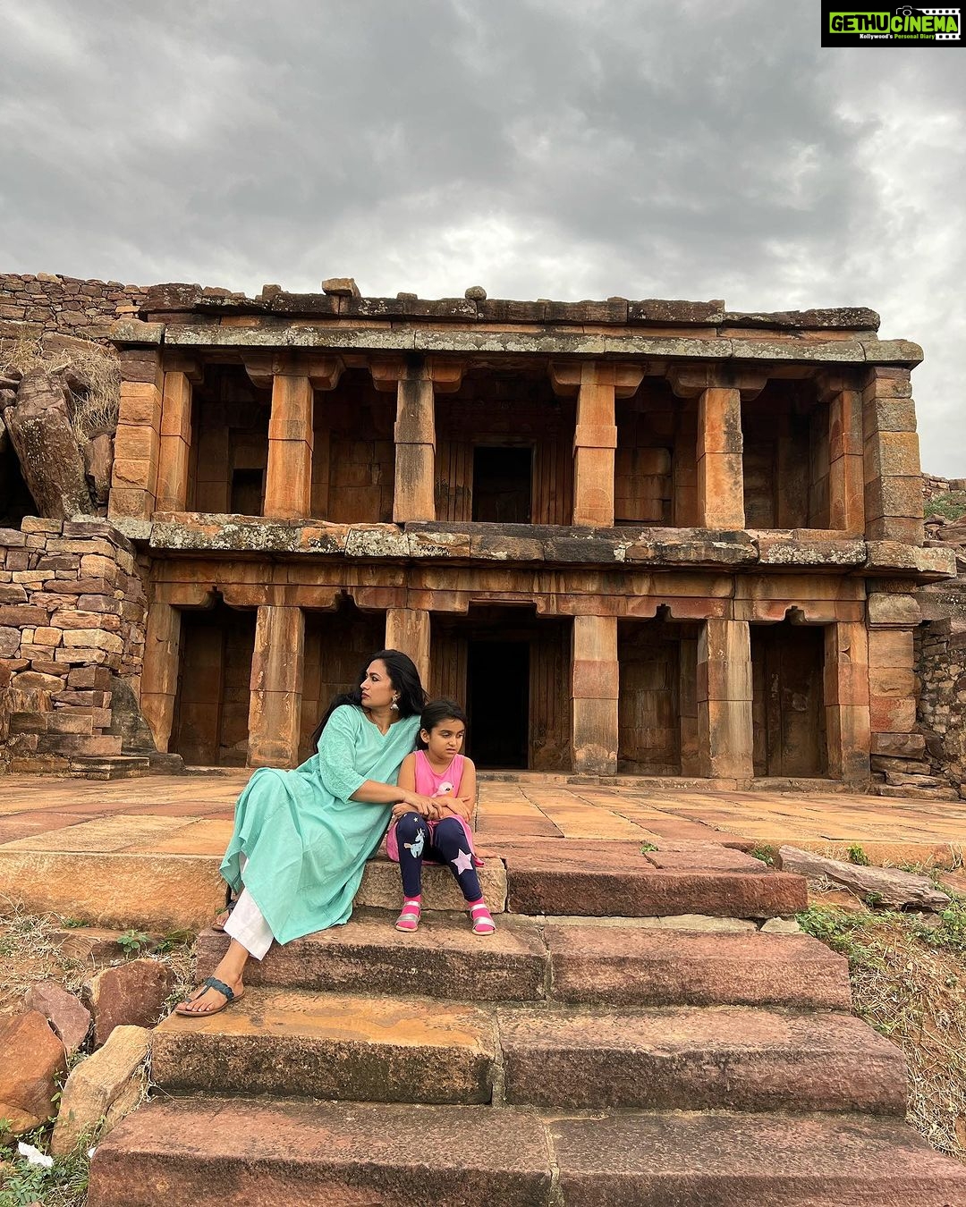 Shwetha Srivatsav Instagram - Where could this be?! Any guesses??! 😉