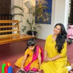 Shwetha Srivatsav Instagram - ಸ್ವರ್ಣಗೌರಿ ಮತ್ತು ಸಿದ್ದಿವಿನಾಯಕ ಸುಖ ಸಂತೋಷ ನೀಡಿ ಹರಸಲಿ. ವಕ್ರತುಂಡ ಮಹಾಕಾಯ , ಸೂರ್ಯಕೋಟಿ ಸಮಪ್ರಭ, ನಿರ್ವಿಘ್ನಂ ಕುರುಮೇದೇವ , ಸರ್ವಕಾಯೇಶು ಸರ್ವದ, ಸರ್ವರಿಗೂ ಗೌರಿ ಗಣೇಶ ಹಬ್ಬದ ಶುಭಾಶಯಗಳು 🙏🏽!!