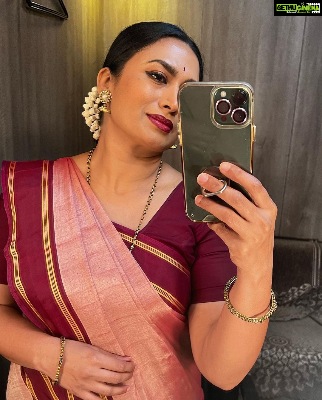 Shwetha Srivatsav Instagram - Kick-started the promotions for our movie #raghavendrastores and yes, this is my look from the movie!! Kindly watch out this space for more updates !! @rgvndrastores @hombalefilms @santhosh_ananddram #jaggesh sir ππΌ!!