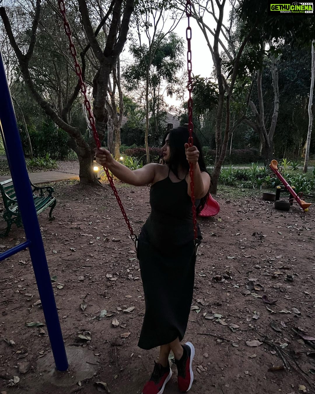 Shwetha Srivatsav Instagram - It is important to find your purpose to hold on to in this rolling sea of thoughts !! Take a break!! Relax !! Slowdown!! 😊 #rejuvenate #slowdown #vacation #takeabreak