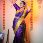 Shwetha Srivatsav Instagram – ಸೂರ್ಯ ದೇವರು ನಿಮ್ಮ ಜೀವನದಲ್ಲಿ ಸಂತೋಷ ಮತ್ತು ಬಹಳಷ್ಟು ಯಶಸ್ಸು ಮತ್ತು ಸಮೃದ್ಧಿಯನ್ನು ತರಲಿ. ಎಲ್ಲರಿಗೂ ಮಕರ ಸಂಕ್ರಾಂತಿಯ ಶುಭಾಶಯಗಳು.
MUA : @makeupstoriesbysumachikkegowda 
📸: @royalweddingphotography_blore 
Saree: @bhargavi_vikyathi 
Jewellery: @jewelleryforrent_lotusbridal