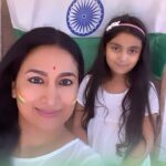 Shwetha Srivatsav Instagram – ಸ್ವಾತಂತ್ರ್ಯ ದಿನಾಚರಣೆಯ ಶುಭಾಶಯಗಳು🙏🏽🫡. ಇಂದು ನಮ್ಮದೇಶದ ಸ್ವಾತಂತ್ರ್ಯಕ್ಕಾಗಿ ರಕ್ತ ಸುರಿಸಿದವರನ್ನು ಸಂಭ್ರಮಿಸೋಣ. ಕೀರ್ತಿಗೆ ಪಾತ್ರರಾದವರು ಅವರೇ!ಪ್ರತಿ ದಿನವೂ ನಮ್ಮ ರಾಷ್ಟ್ರವನ್ನು ಉತ್ತಮ ದೇಶವನ್ನಾಗಿ ಮಾಡಲು ಶ್ರಮಿಸಲು ನಾವು ಕೈಜೋಡಿಸೋಣ. #happyindependenceday #azadikaamritmahotsav #tiranga #harghartiranga #selfiewithflag 
#india #indian #indianflag