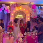 Shwetha Srivatsav Instagram - From the birthday event of my little Babie Doll @ashmitha.srivatsav Decor : @itsthefunctionjunction ,Thank you for this lovely Barbie theme 🤗❤️🥳🎂🎉!! #birthday #july21st #ashmithasrivatsav #6yearsold #barbie #cutedoll #themeparty #kids #toddler